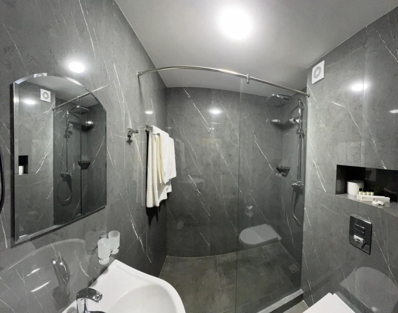 Avenue Park Hotel Yusufkhona Exteriér fotografie